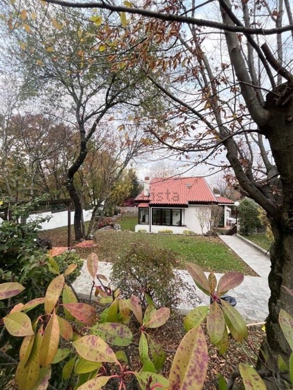 casa indipendente in vendita a Trieste in zona Opicina