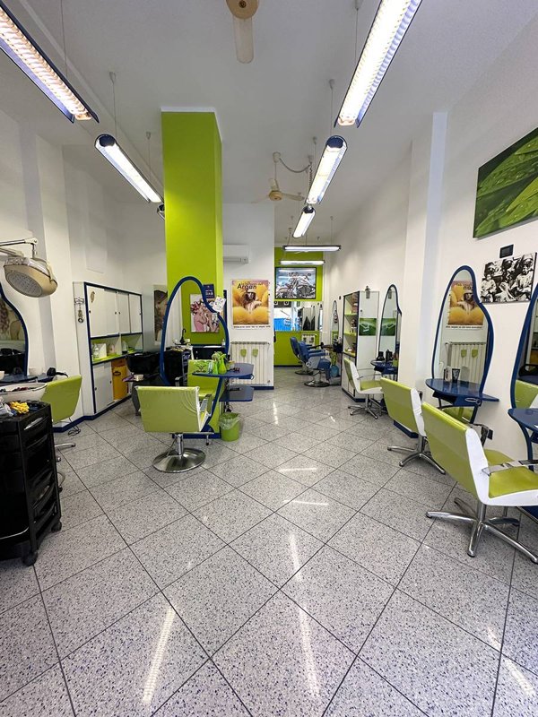 locale commerciale in vendita a Trieste in zona Roiano