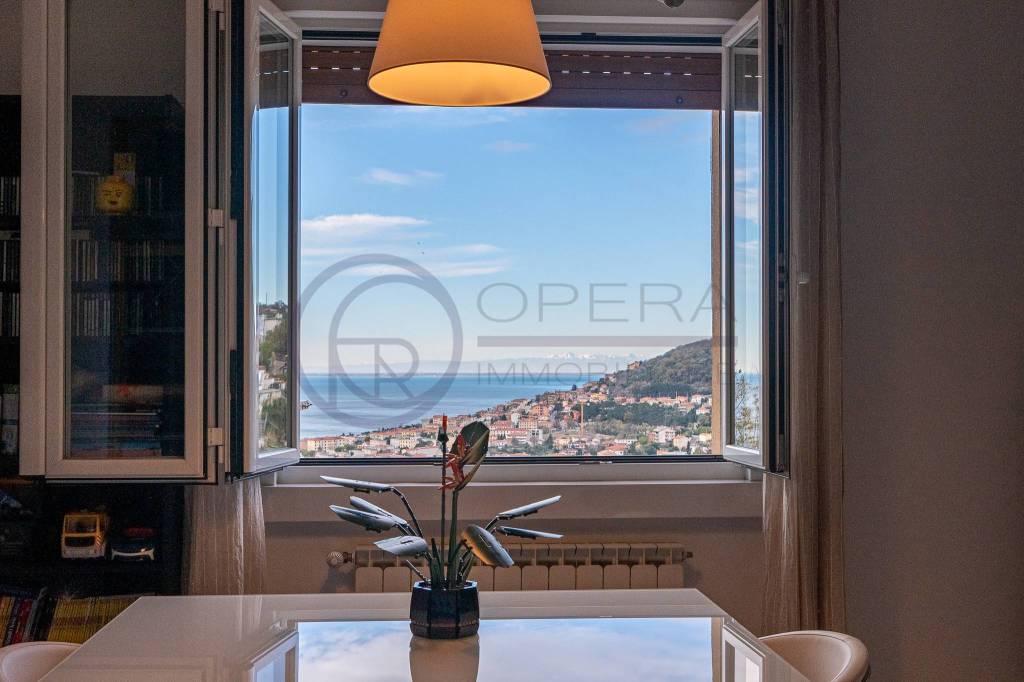 appartamento in vendita a Trieste in zona Roiano