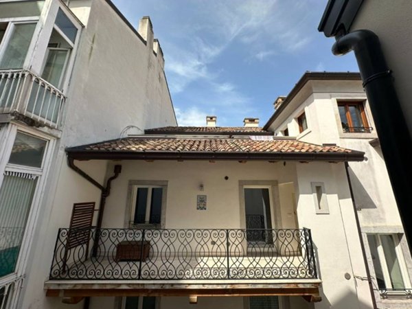 appartamento in vendita a Trieste in zona Borgo Teresiano
