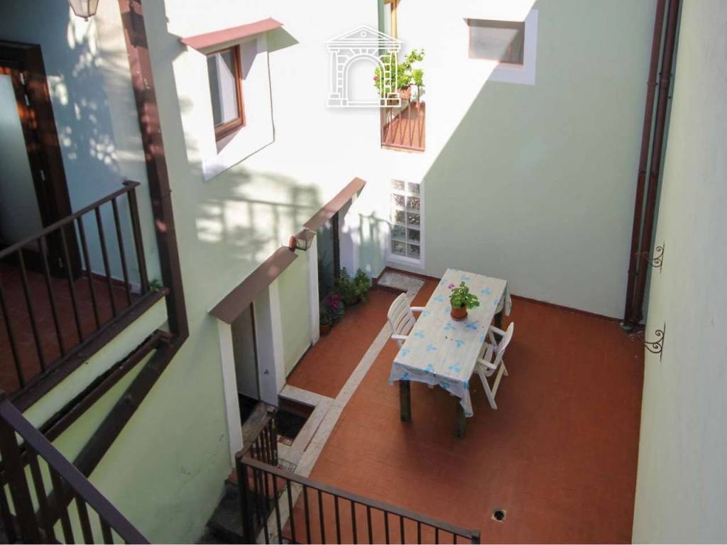 casa indipendente in vendita a Trieste in zona Gretta