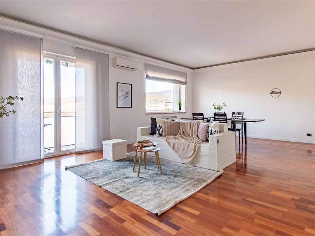 appartamento in vendita a Trieste in zona Barriera vecchia
