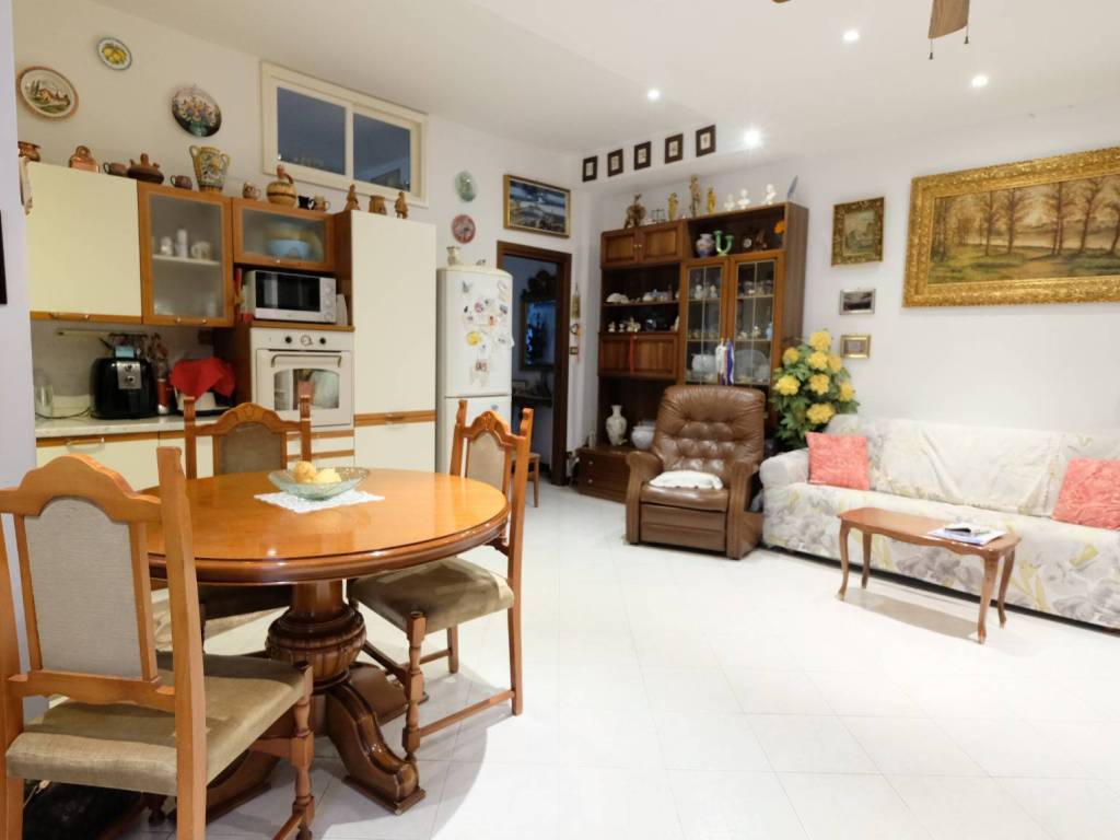 appartamento in vendita a Trieste in zona Città Nuova