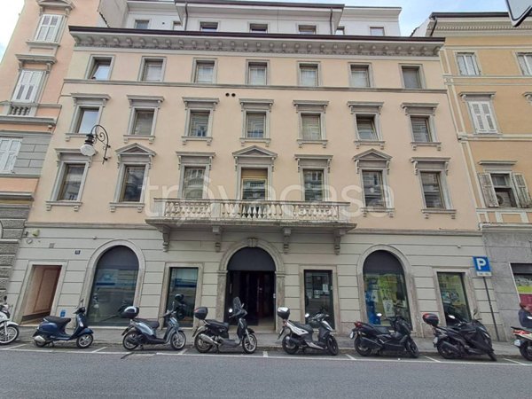 casa semindipendente in vendita a Trieste in zona Borgo Teresiano