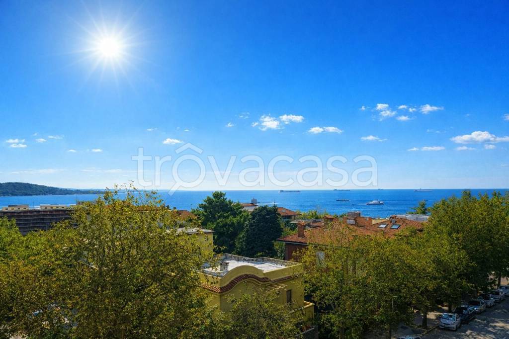 appartamento in vendita a Trieste in zona Città Vecchia