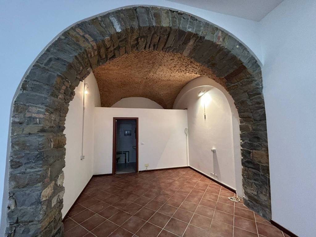 negozio in vendita a Trieste in zona Città Vecchia
