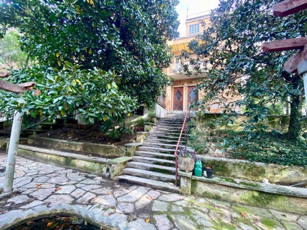 casa indipendente in vendita a Trieste in zona Chiarbola