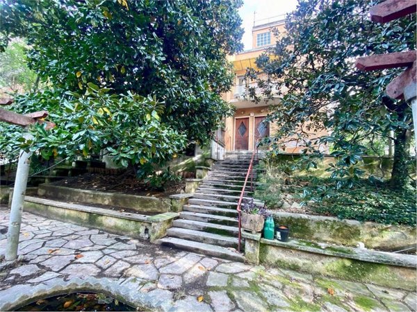 casa indipendente in vendita a Trieste in zona Chiarbola