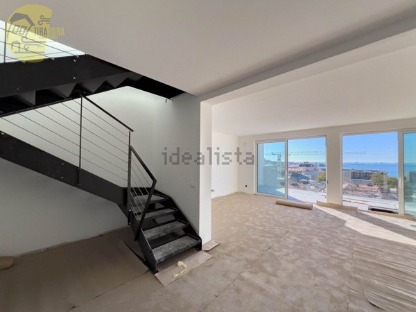 appartamento in vendita a Trieste in zona Città Nuova