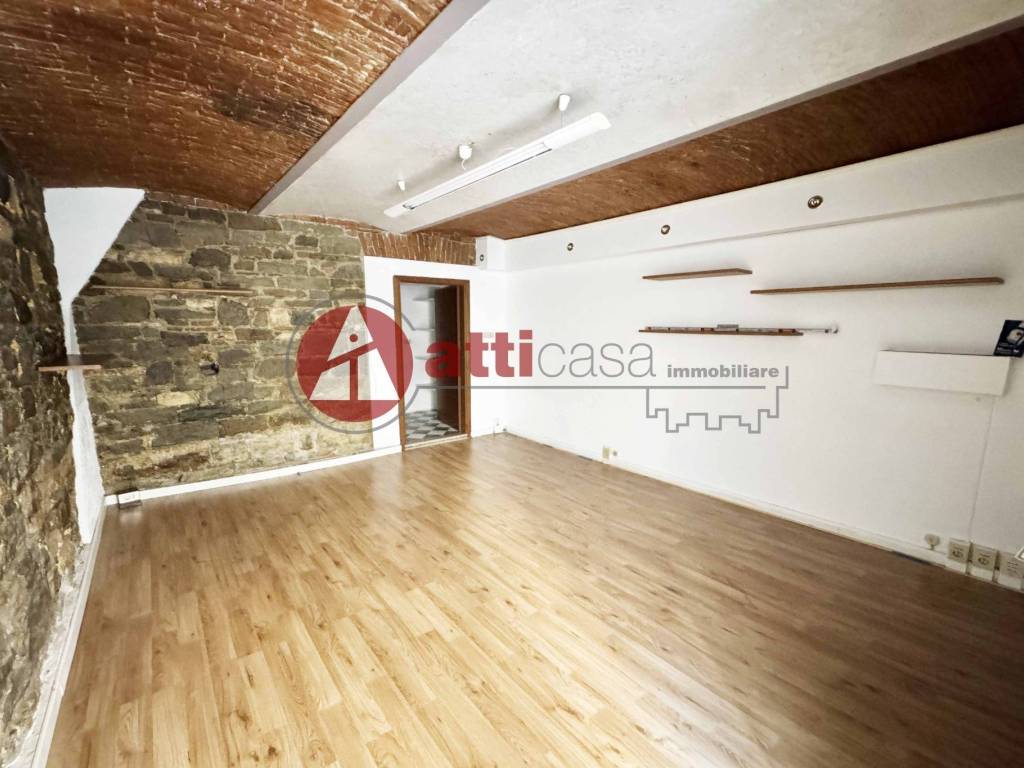 locale commerciale in vendita a Trieste