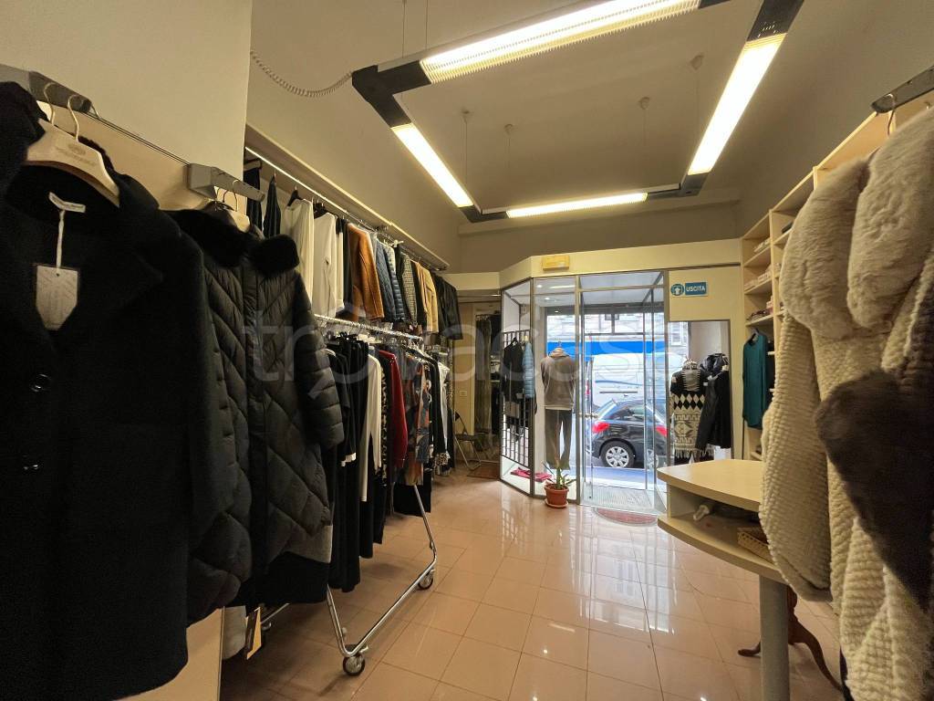 negozio in vendita a Trieste in zona Roiano