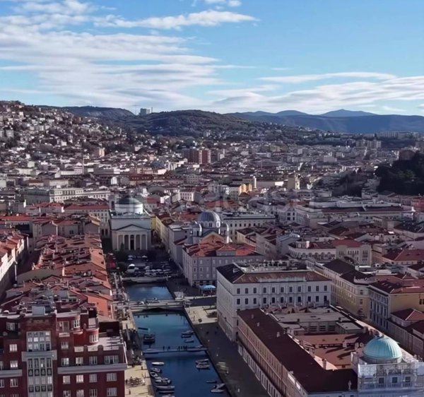intera palazzina in vendita a Trieste in zona Roiano