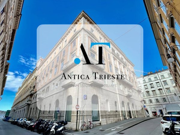 appartamento in vendita a Trieste in zona Borgo Teresiano