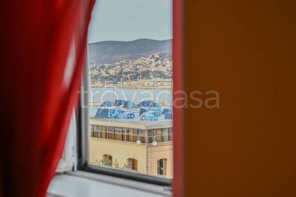 appartamento in vendita a Trieste in zona Città Vecchia