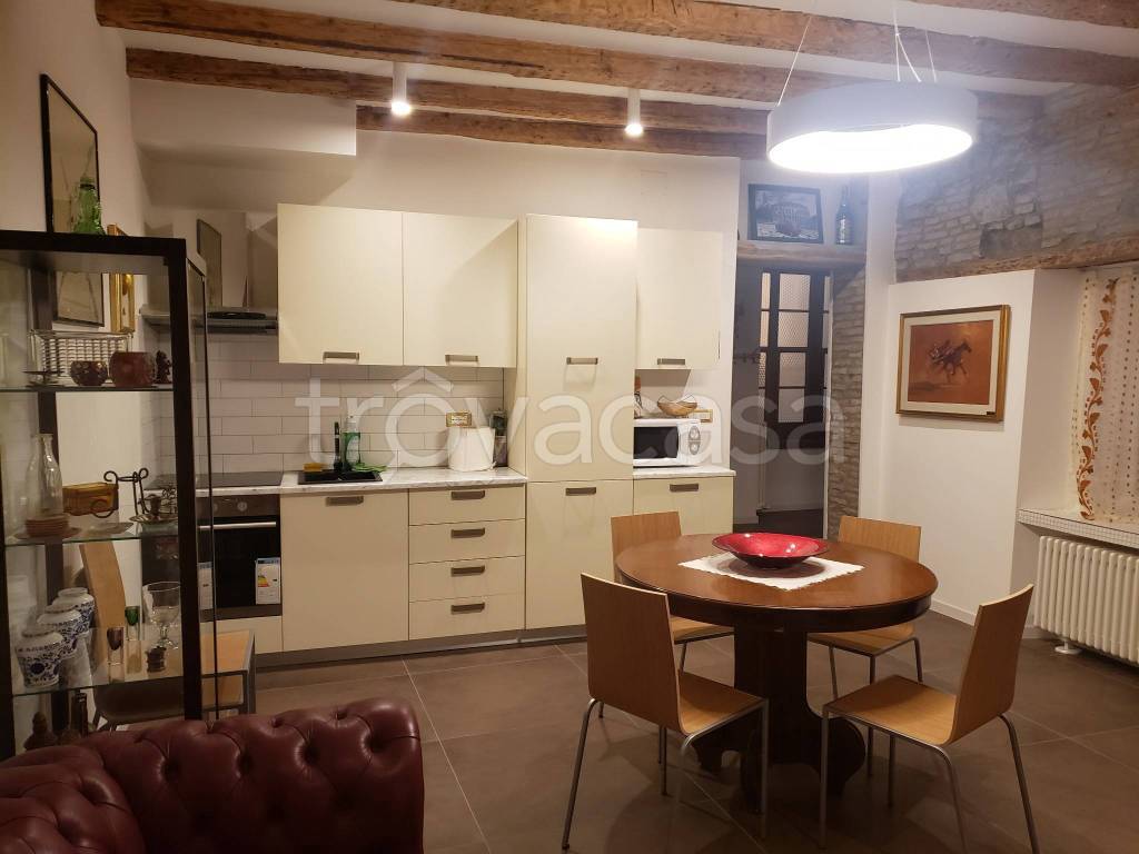 appartamento in vendita a Trieste in zona Borgo Teresiano