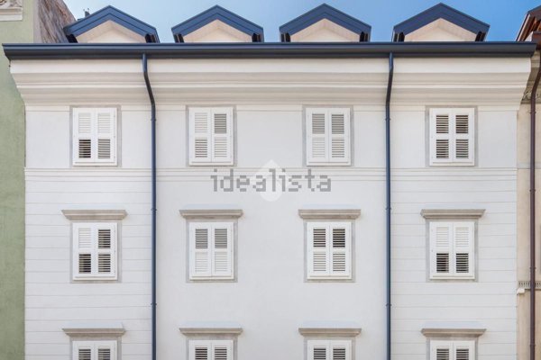 appartamento in vendita a Trieste in zona Borgo Teresiano