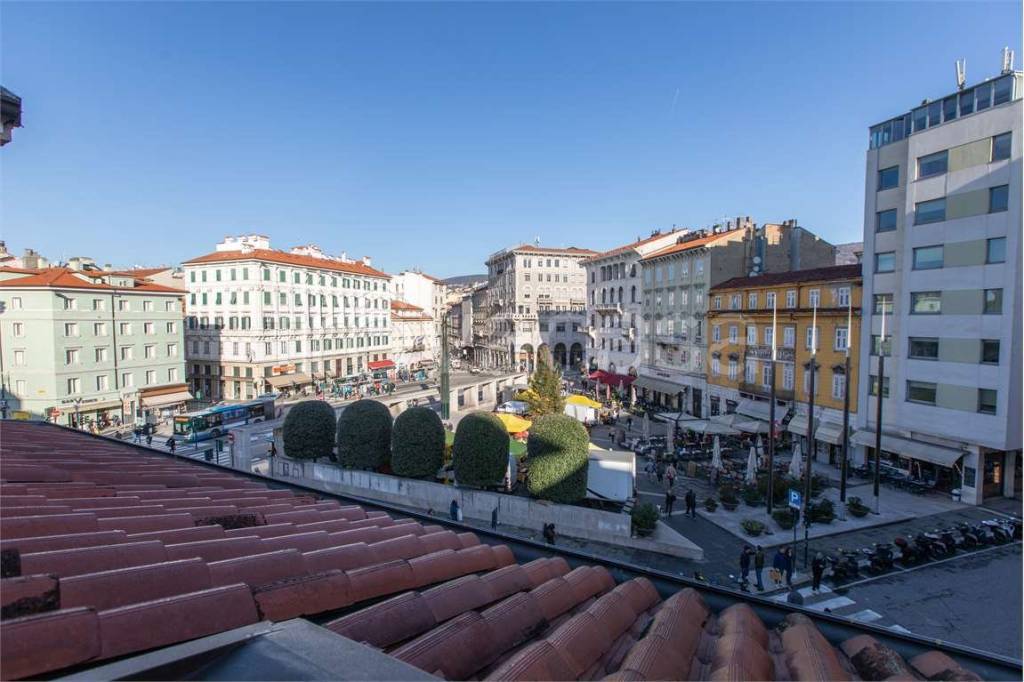 appartamento in vendita a Trieste in zona Barriera vecchia