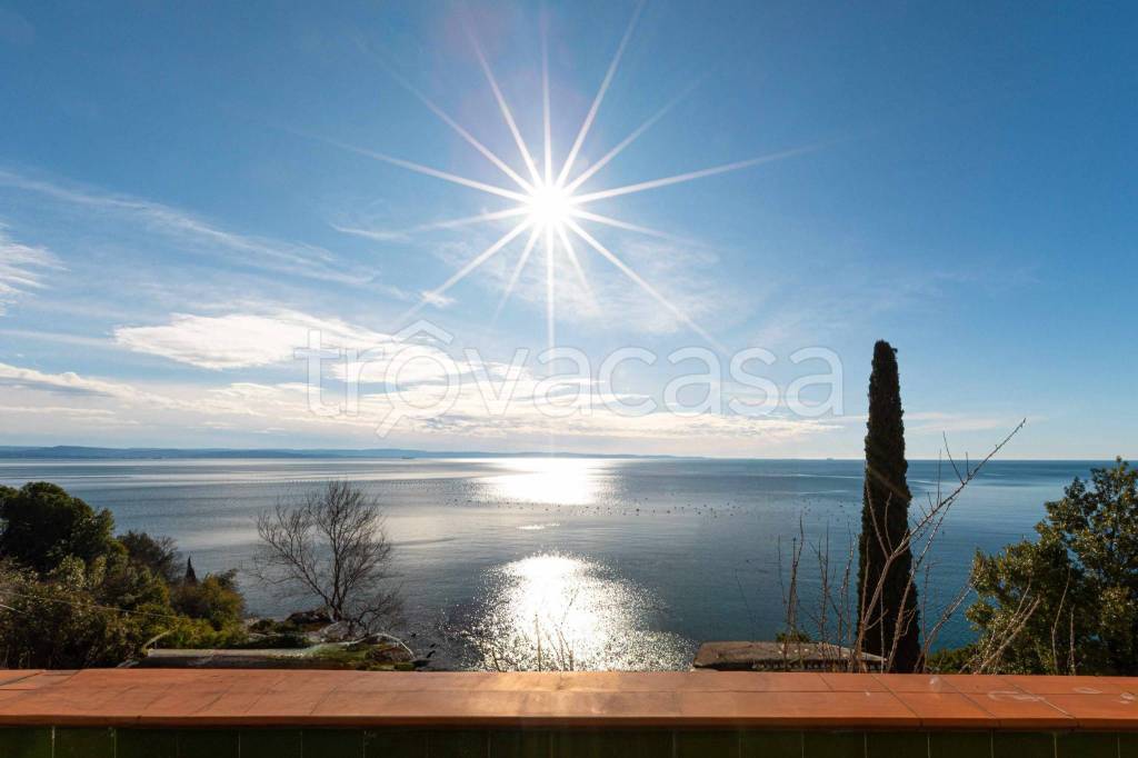 casa indipendente in vendita a Trieste in zona Grignano