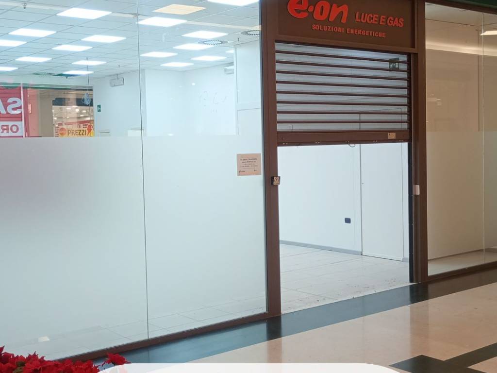 negozio in vendita a Trieste in zona Chiarbola