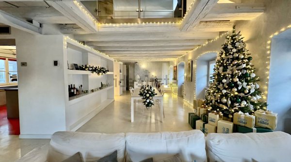 appartamento in vendita a Trieste in zona Città Nuova