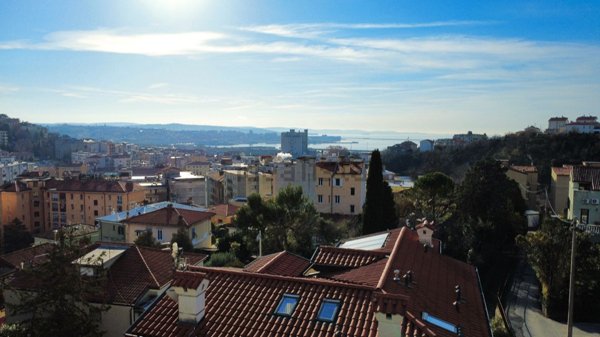 appartamento in vendita a Trieste in zona Roiano