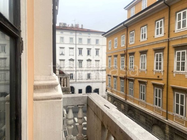 appartamento in vendita a Trieste in zona Borgo Teresiano