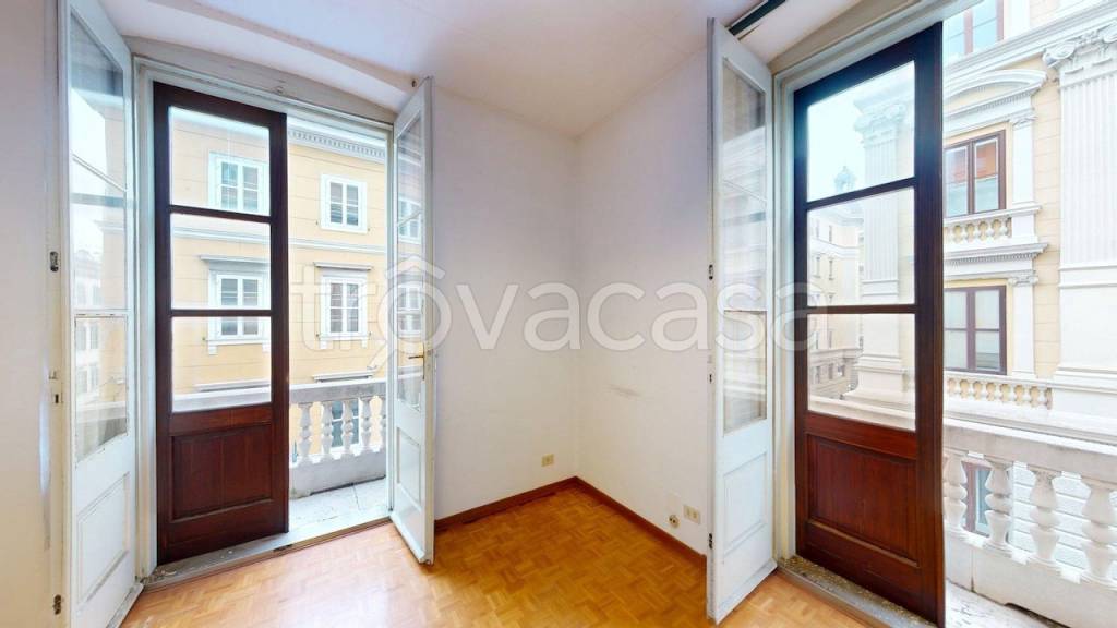 appartamento in vendita a Trieste in zona Borgo Teresiano