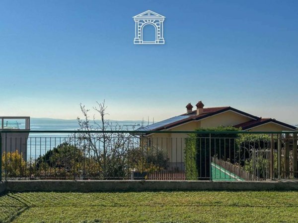 appartamento in vendita a Trieste in zona Barcola