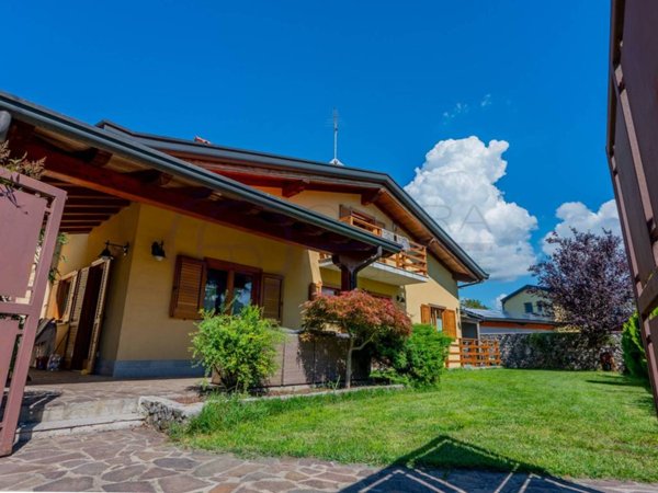 casa indipendente in vendita a Trieste in zona Opicina