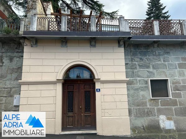 appartamento in vendita a Trieste in zona Città Vecchia