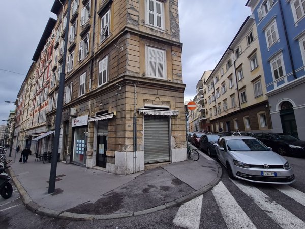 ufficio in vendita a Trieste in zona Barriera vecchia