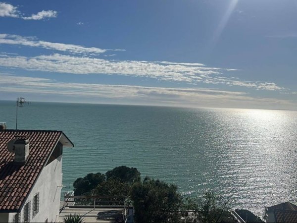 casa indipendente in vendita a Trieste in zona Grignano