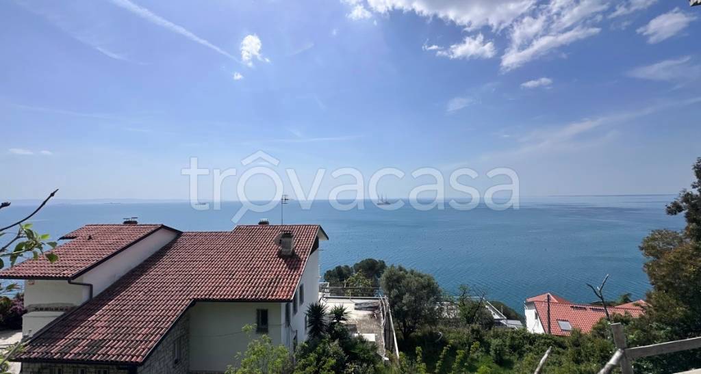 casa indipendente in vendita a Trieste in zona Grignano