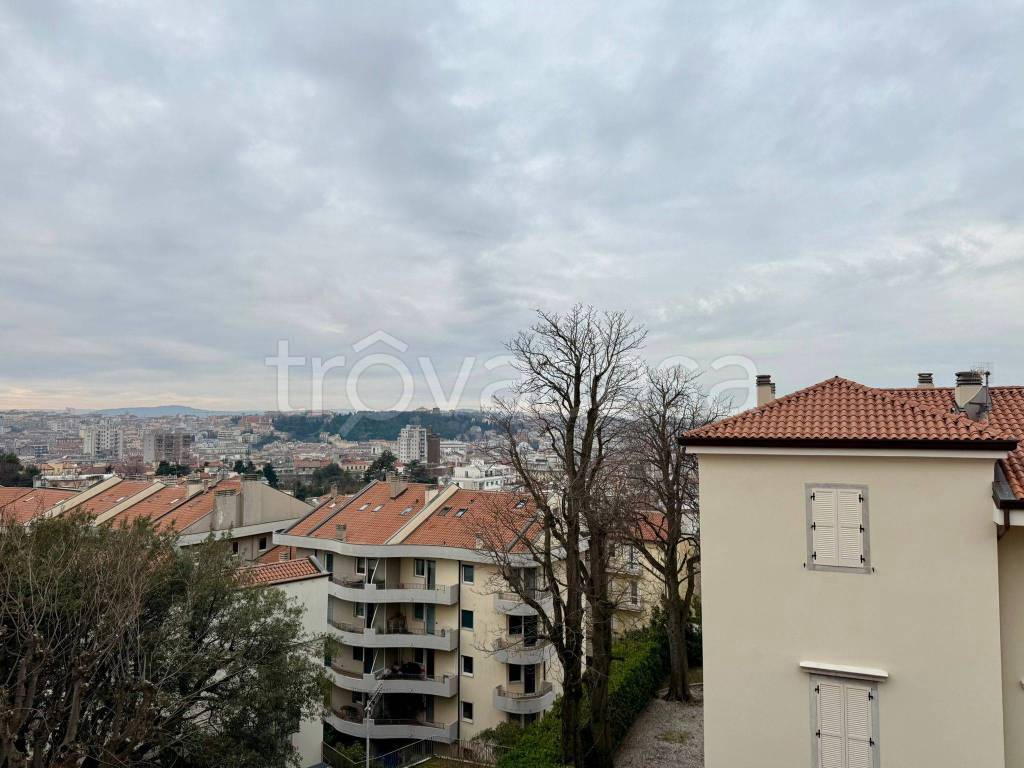 appartamento in vendita a Trieste in zona Scorcola