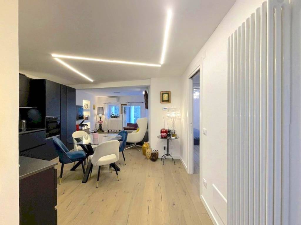 appartamento in vendita a Trieste in zona Città Vecchia