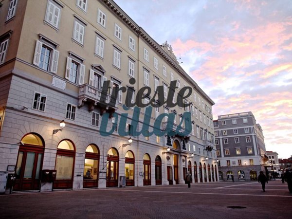 appartamento in vendita a Trieste in zona Città Vecchia