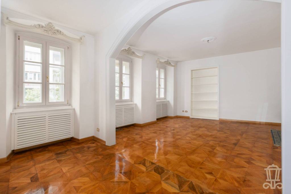 appartamento in vendita a Trieste in zona Borgo Teresiano