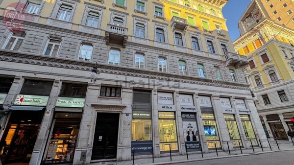 appartamento in vendita a Trieste in zona Borgo Teresiano