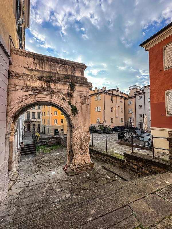 casa indipendente in vendita a Trieste