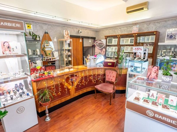 negozio in vendita a Trieste