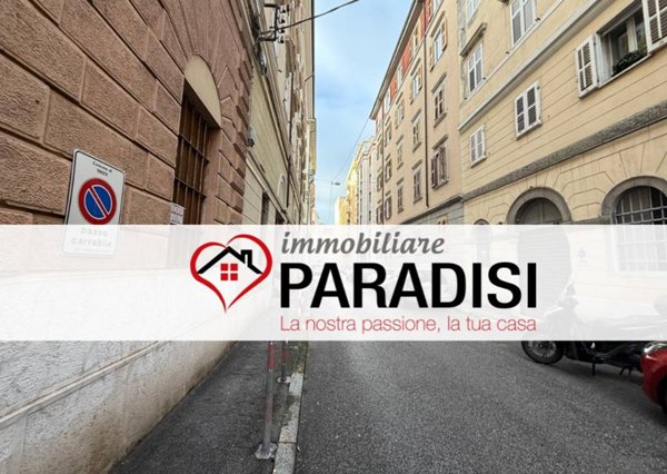 locale commerciale in vendita a Trieste in zona Città Vecchia