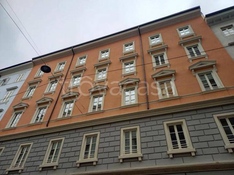 appartamento in vendita a Trieste in zona Borgo Teresiano