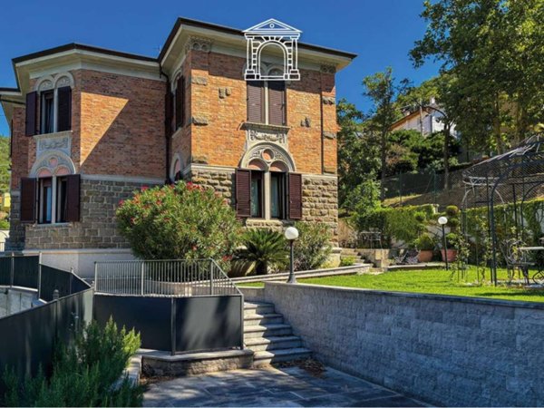 casa indipendente in vendita a Trieste in zona Cologna