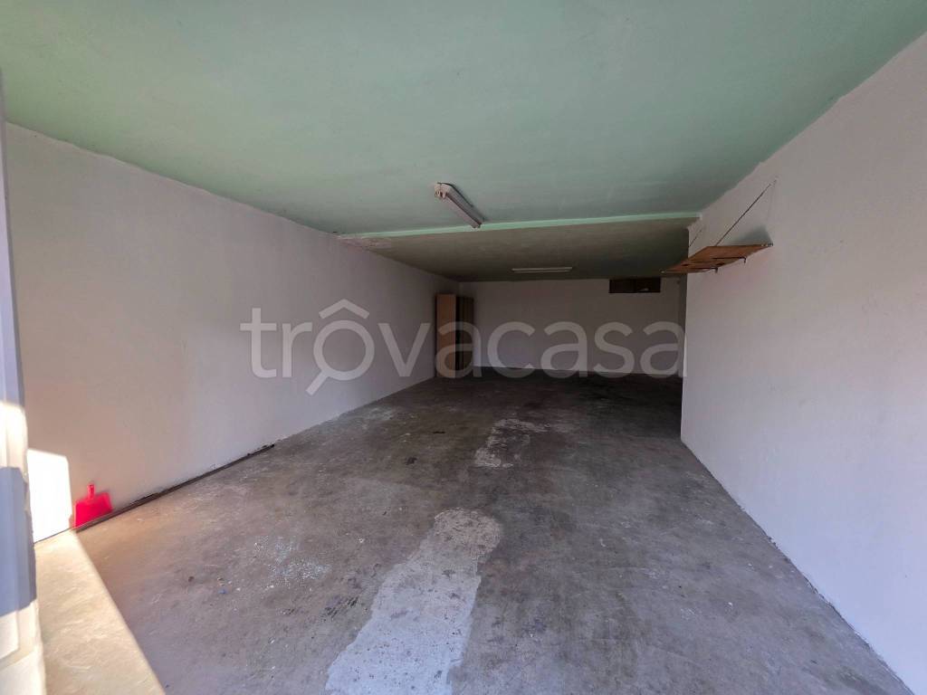 locale di sgombero in vendita a Trieste in zona Roiano