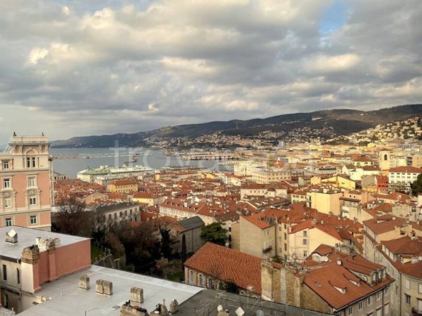 appartamento in vendita a Trieste in zona San Vito