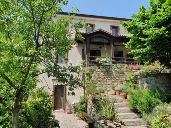 casa indipendente in vendita a Trieste in zona Gretta