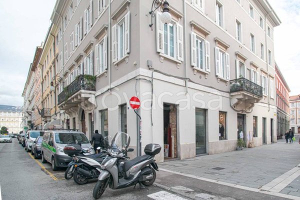 negozio in vendita a Trieste in zona Città Vecchia