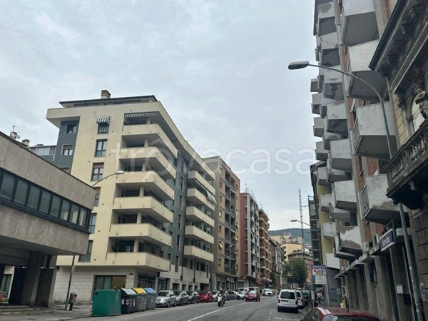 negozio in vendita a Trieste in zona Cologna