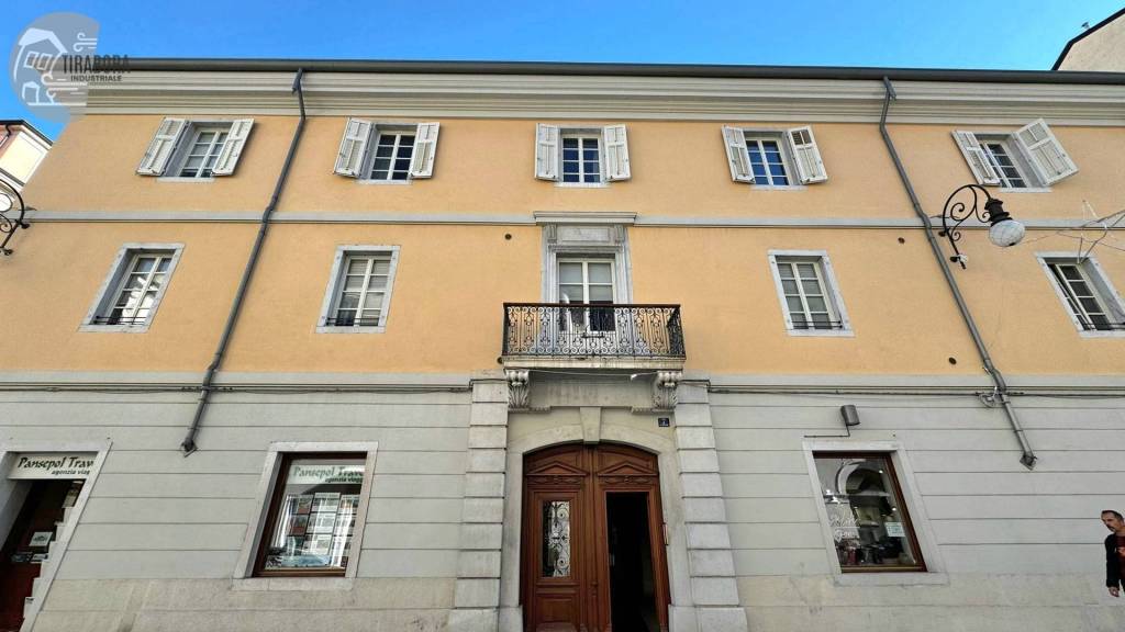 appartamento in vendita a Trieste in zona Borgo Teresiano