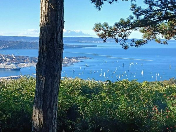 casa indipendente in vendita a Trieste in zona Opicina